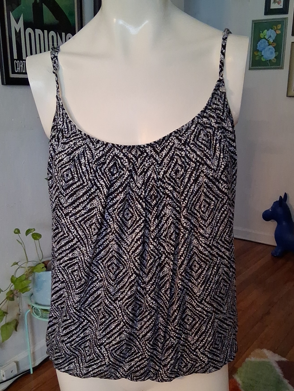 Guess Black & White Geometric Spaghetti Strap Camisole